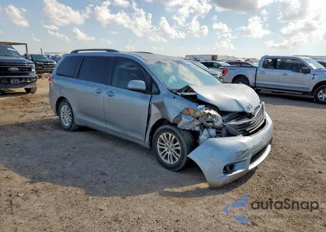 2012 Toyota Sienna Xle z USA, uszkodzony, nr VIN 5TDYK3DC3CS242608